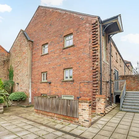 3 Clementhorpe Maltings